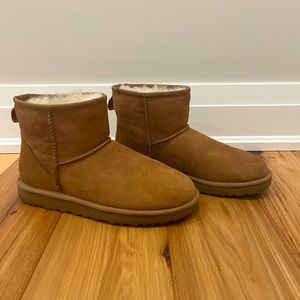 UGG Classic Mini
